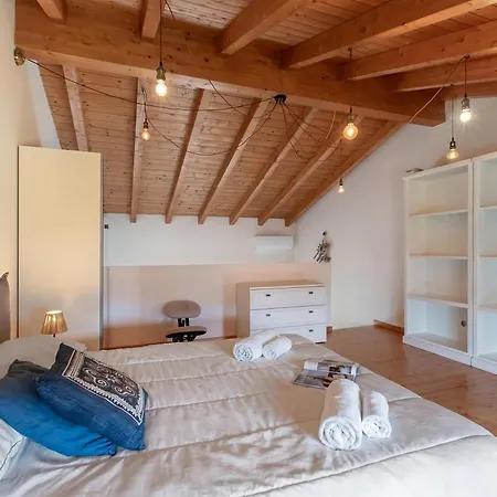 Διαμέρισμα Cozy With Terrace, Near *